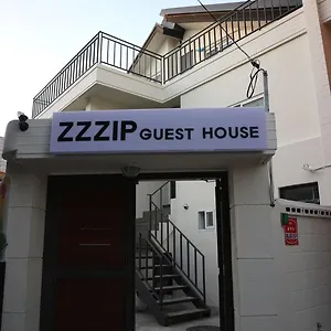 Hostel Zzzip In Hongdae, Seoul